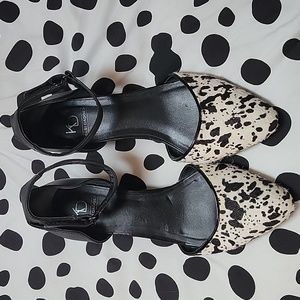 KELSI DAGGER adorable Black leather & speckled pony hair wedges